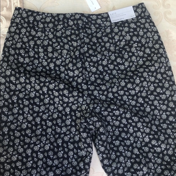Ann Taylor Black/Gray Floral “Kate-Fit” Pants - Picture 6 of 7